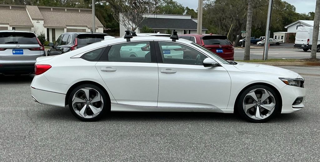 Used 2018 Honda Accord Touring image 10