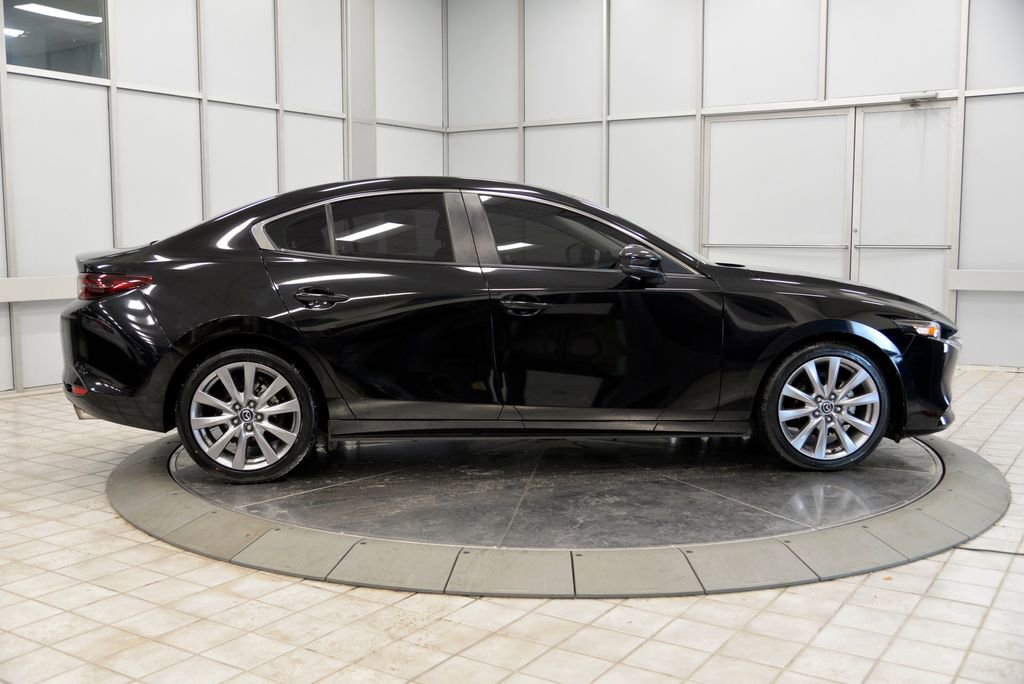 Used 2019 MAZDA MAZDA3 Sedan image 9