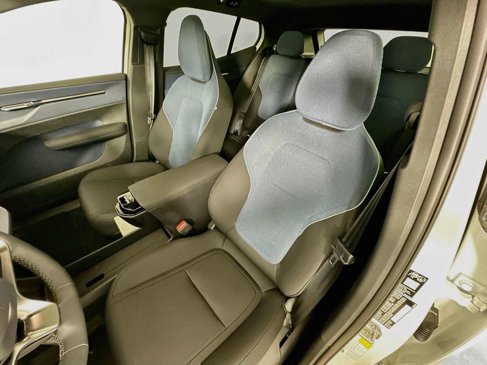 New 2026 Volvo EX30 Ultra w/ Protection Package Premier AWD/4WD image 30