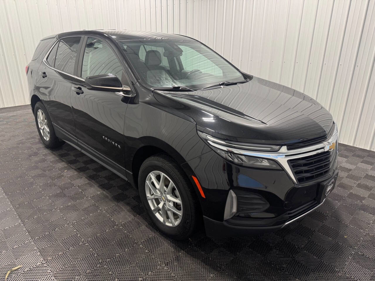 Used 2022 Chevrolet Equinox LT image 2