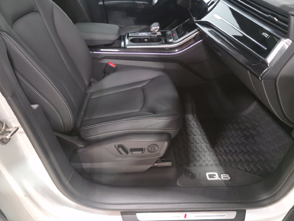 Used 2023 Audi Q8 Premium Plus AWD/4WD image 17