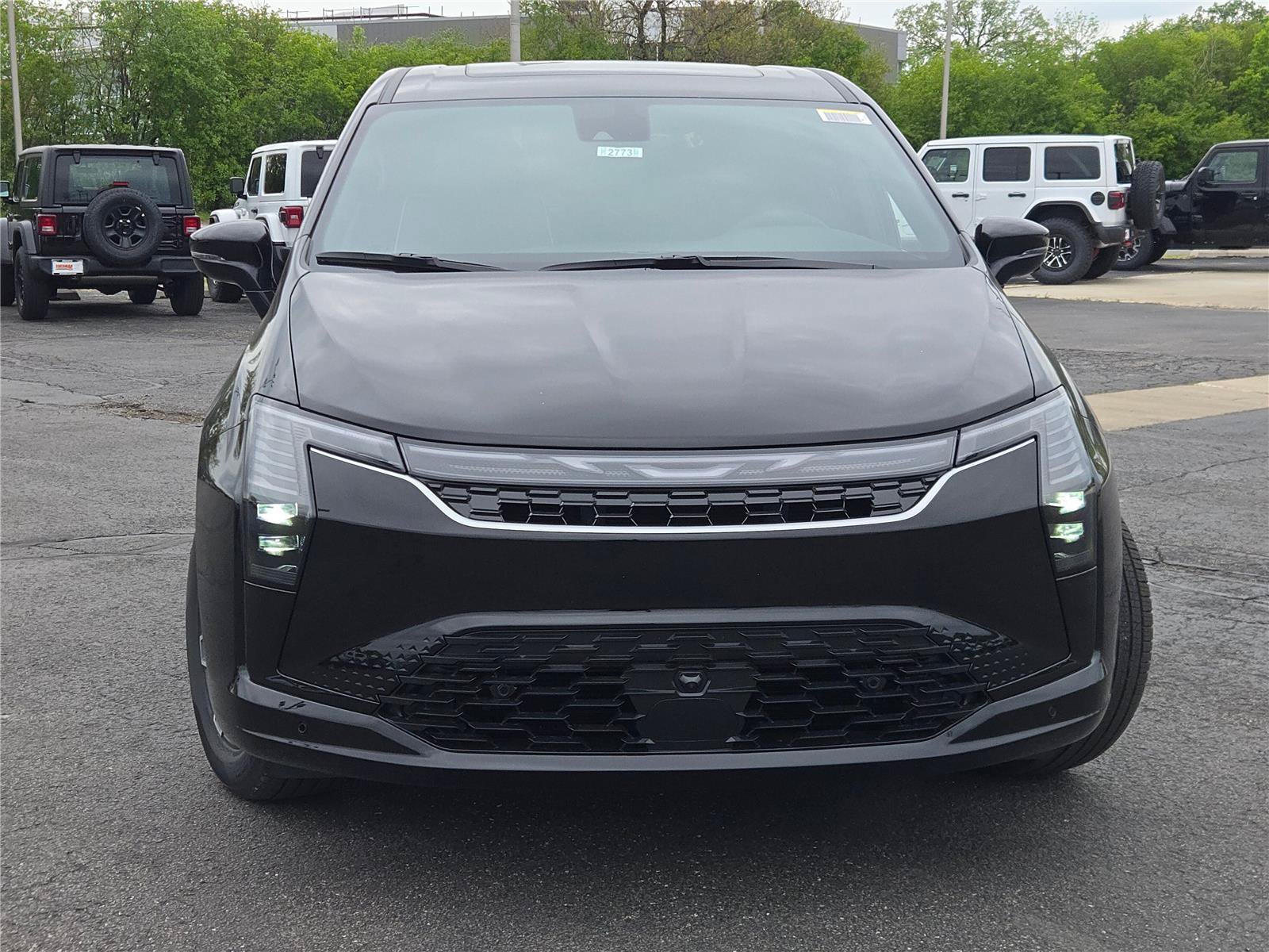 New 2027 Chrysler Pacifica Limited AWD/4WD image 4