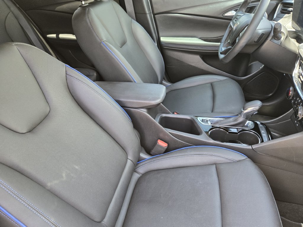 Used 2025 Buick Encore GX Sport Touring w/ Experience Buick Package FWD image 19