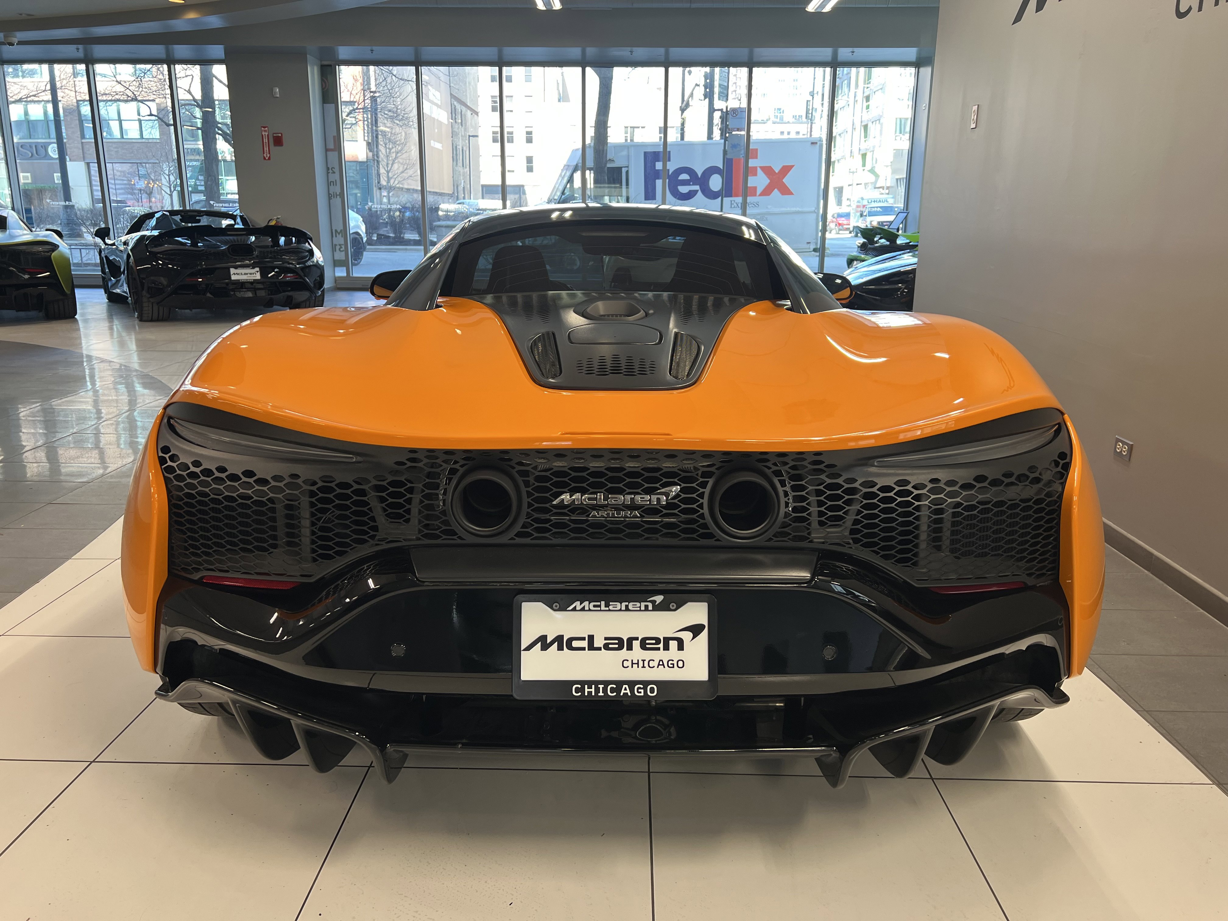 Used 2023 McLaren Artura image 7
