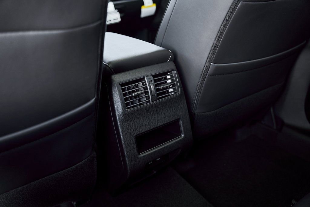 New 2026 Mitsubishi Outlander SE FWD image 32