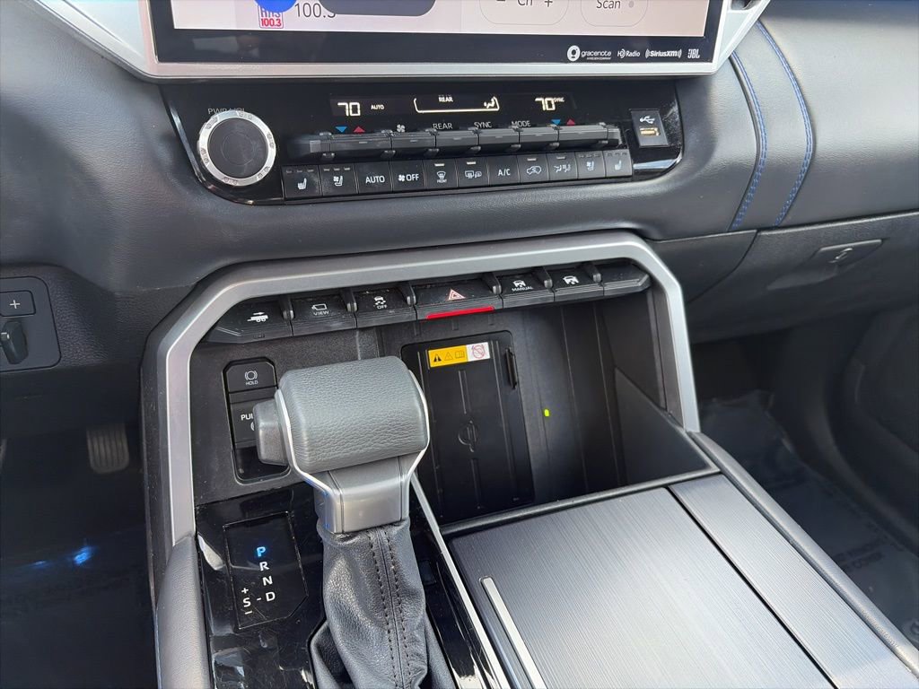 Used 2023 Toyota Sequoia Platinum image 11