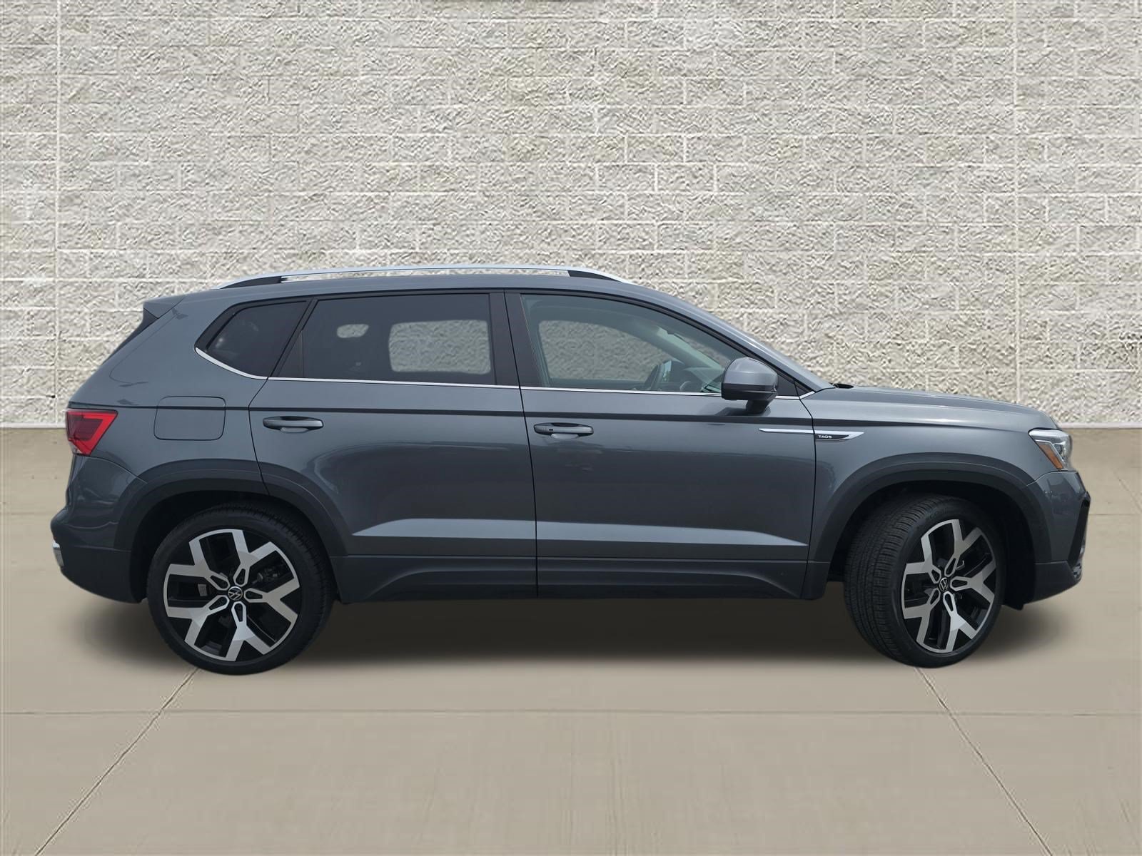 Certified 2023 Volkswagen Taos SEL AWD/4WD image 8