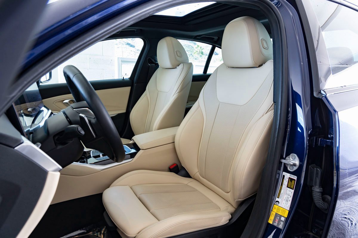 Certified 2023 BMW 330e w/ Premium Package image 18