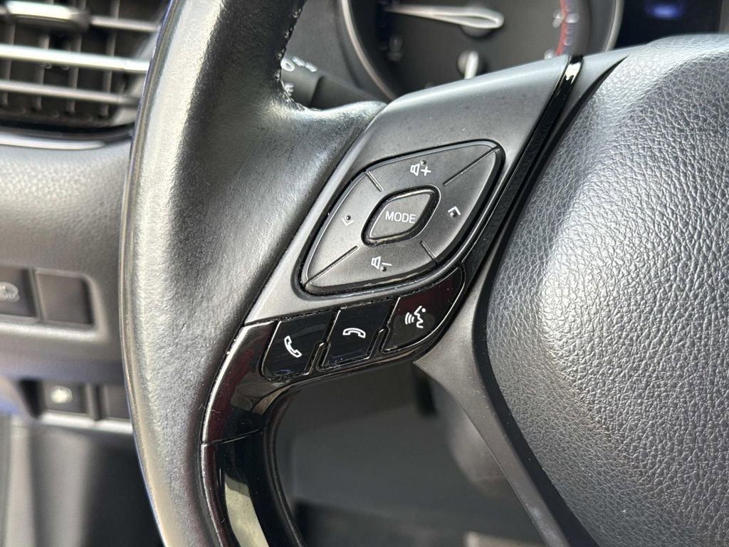 Used 2020 Toyota C-HR XLE image 42