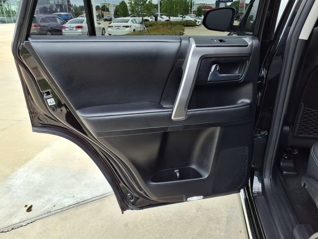 Used 2024 Toyota 4Runner Limited AWD/4WD image 19