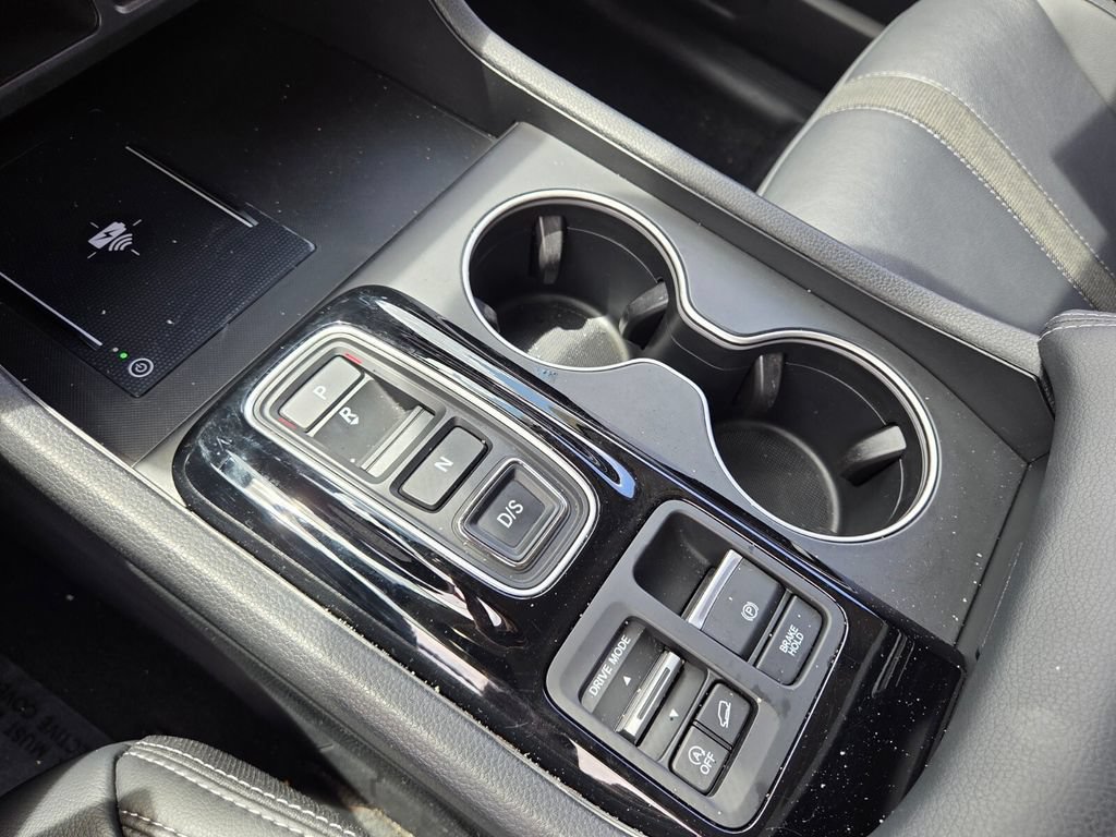 Certified 2025 Honda Pilot Touring image 30