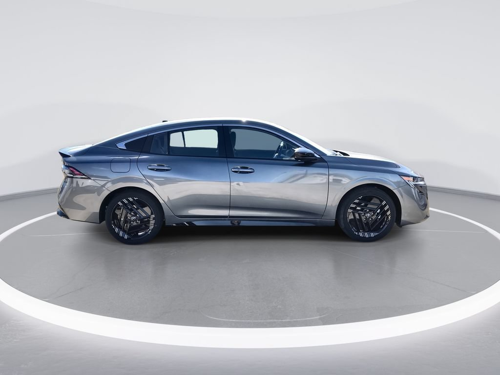 New 2026 Nissan Sentra SR w/ Floor Mat Package FWD image 9