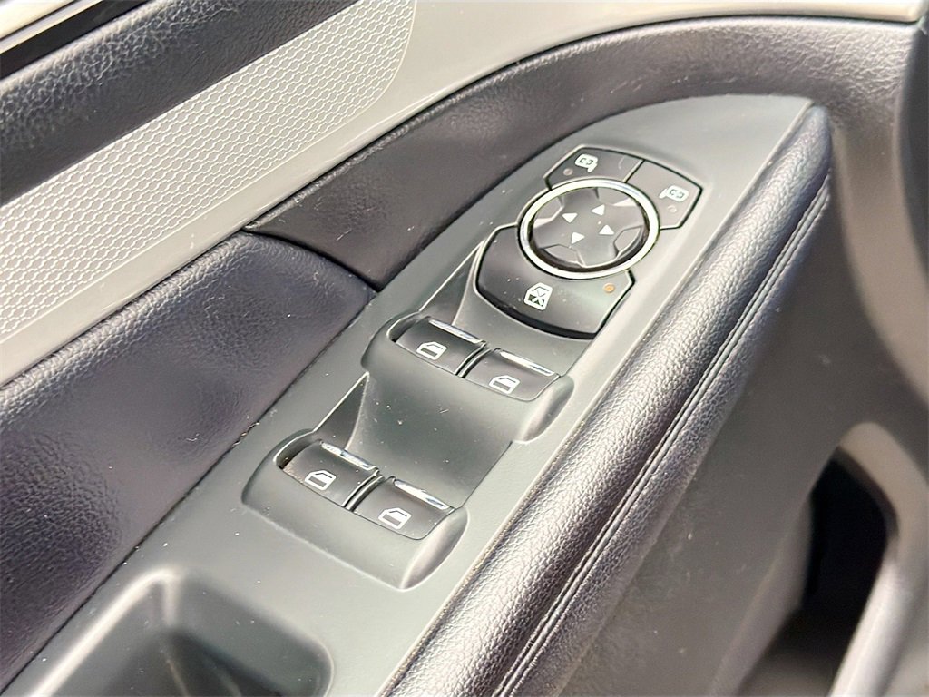 Used 2016 Ford Explorer XLT image 17