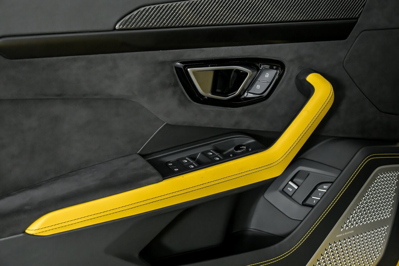 Used 2022 Lamborghini Urus image 18