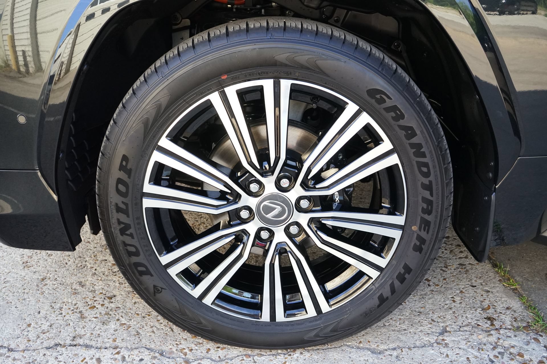 Used 2026 Lexus LX 700h Luxury AWD/4WD image 38