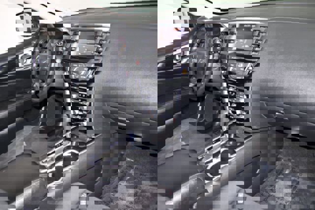 Used 2019 Nissan Pathfinder S image 19