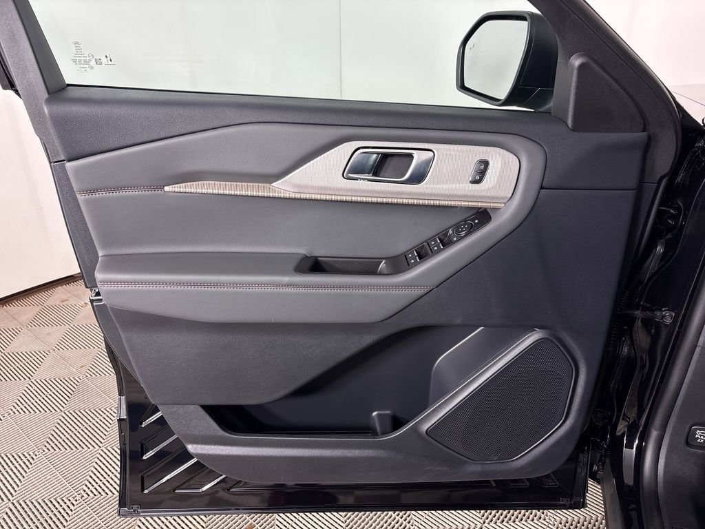 Certified 2026 Ford Explorer Active image 24