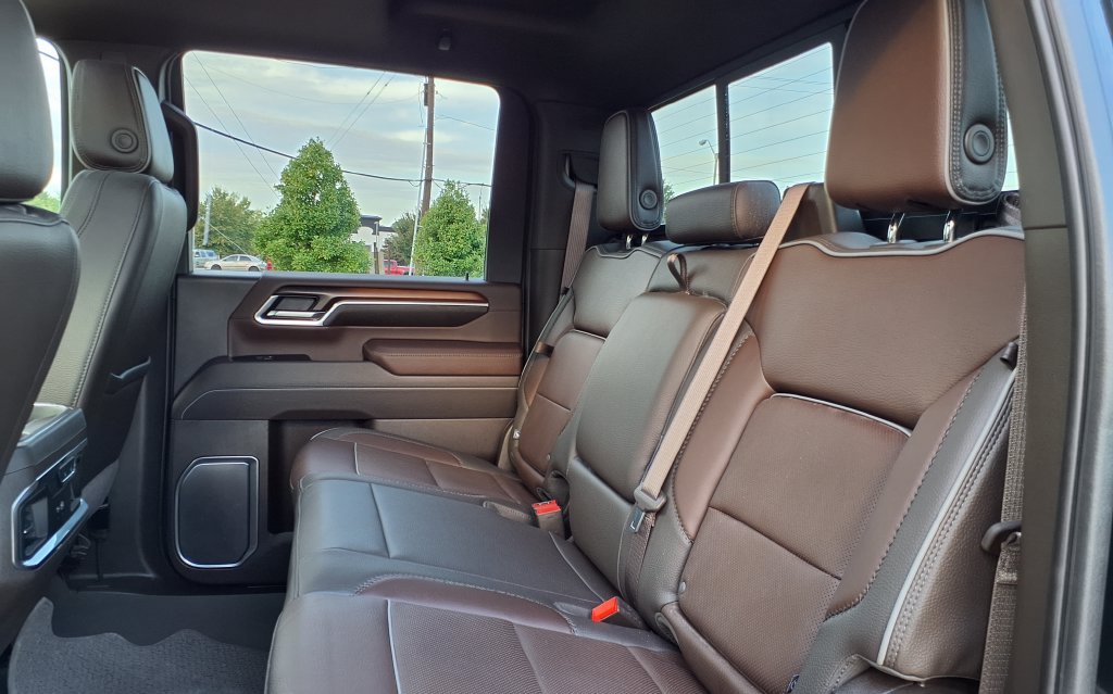 Used 2025 GMC Sierra 2500 Denali w/ Denali Reserve Package AWD/4WD image 13