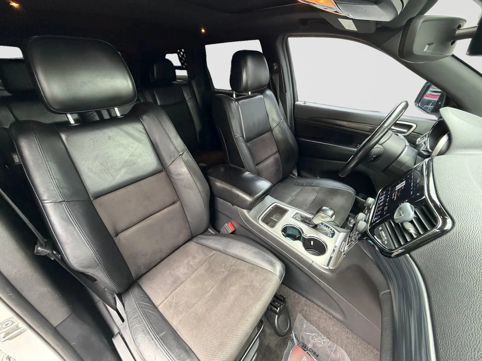 Used 2019 Jeep Grand Cherokee Altitude AWD/4WD image 21