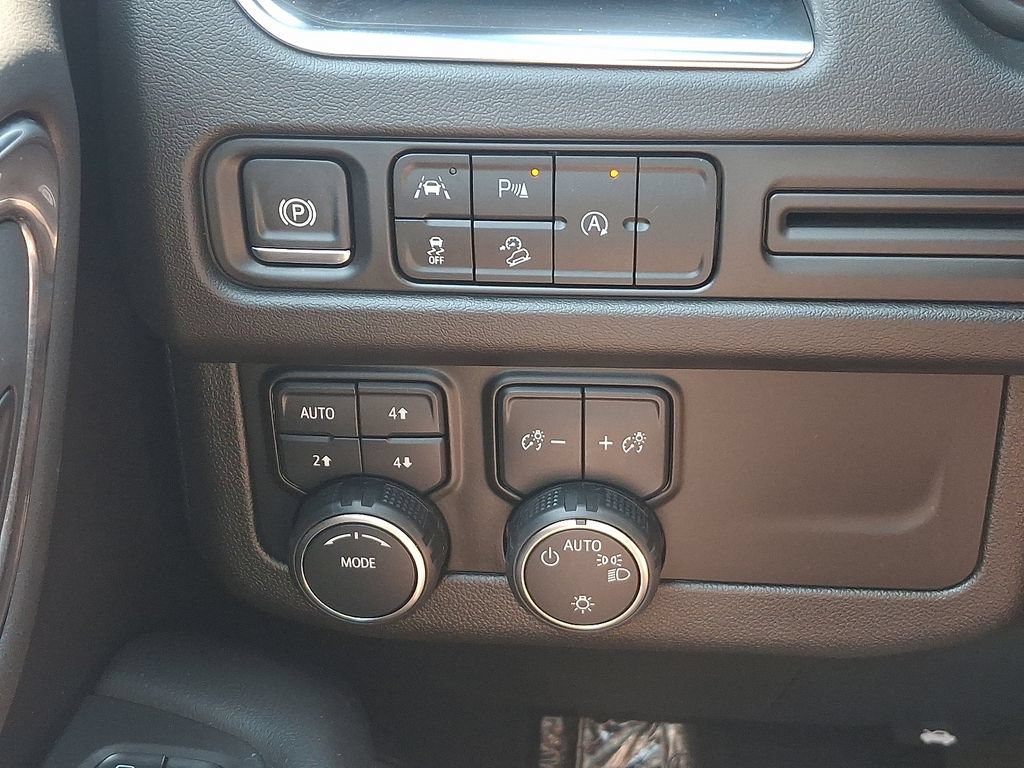 Certified 2024 Chevrolet Suburban Premier AWD/4WD image 22