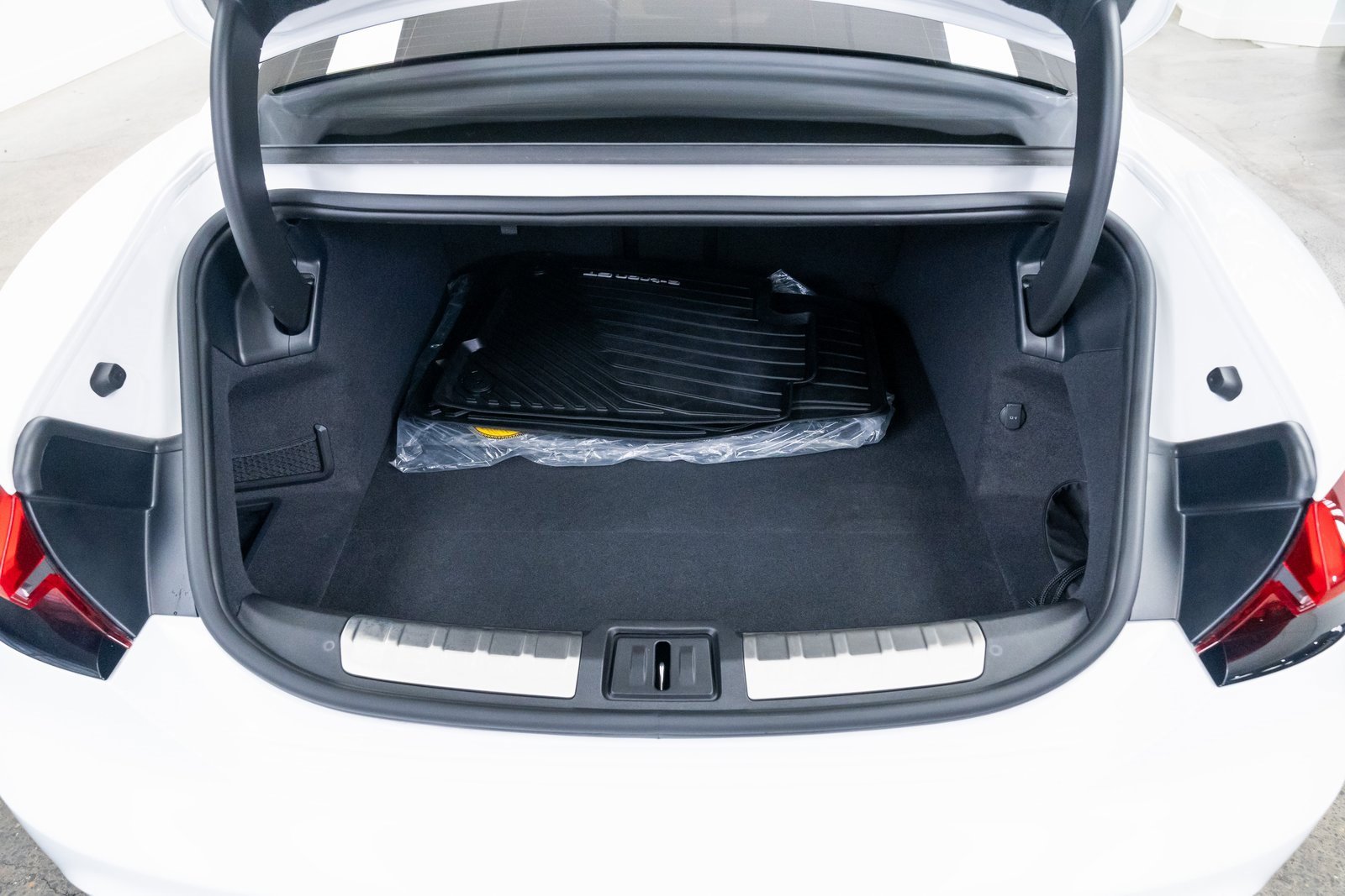 Used 2024 Audi e-tron GT Premium Plus image 8