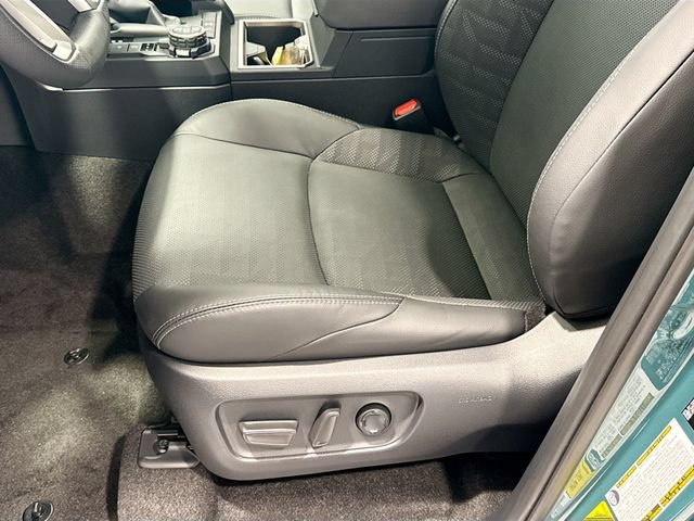 New 2025 Toyota 4Runner TRD Off-Road Premium AWD/4WD image 17
