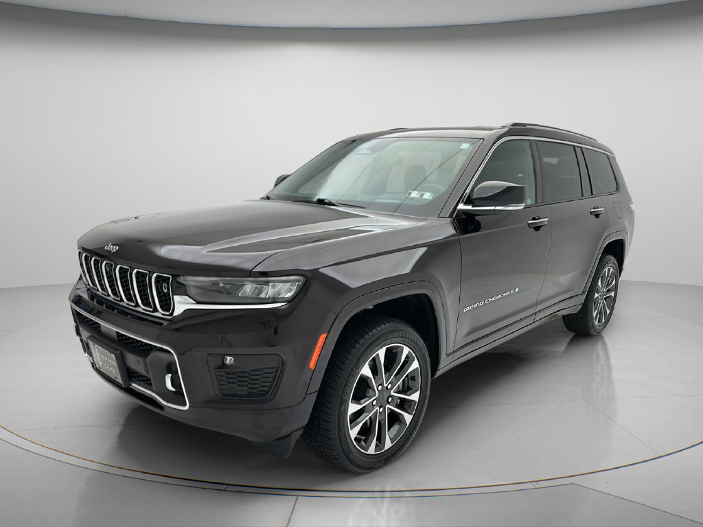 Used 2023 Jeep Grand Cherokee L Overland w/ Advanced Protech Group III AWD/4WD image 3