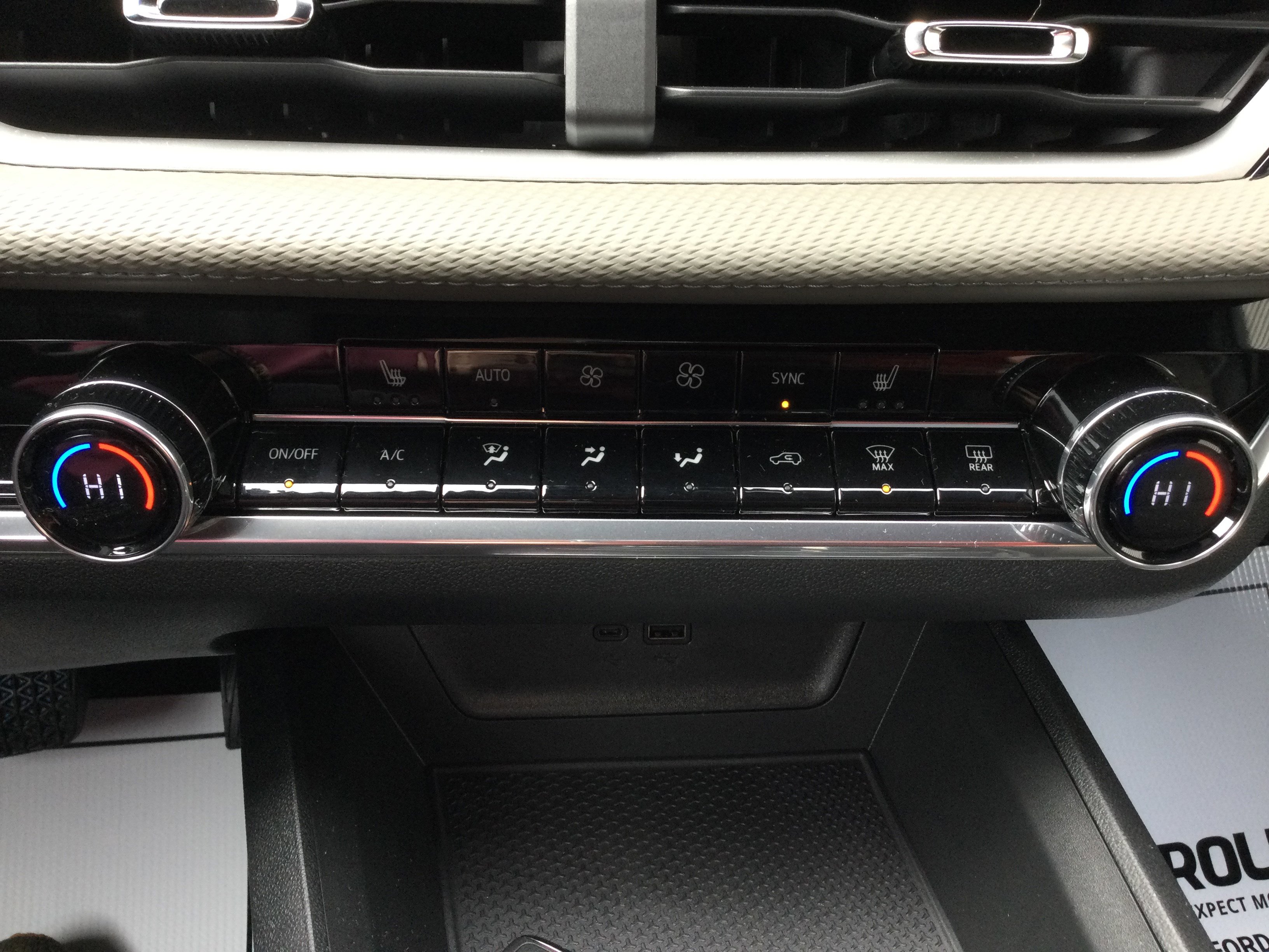 New 2026 Chevrolet Equinox LT w/ Convenience Package II image 11