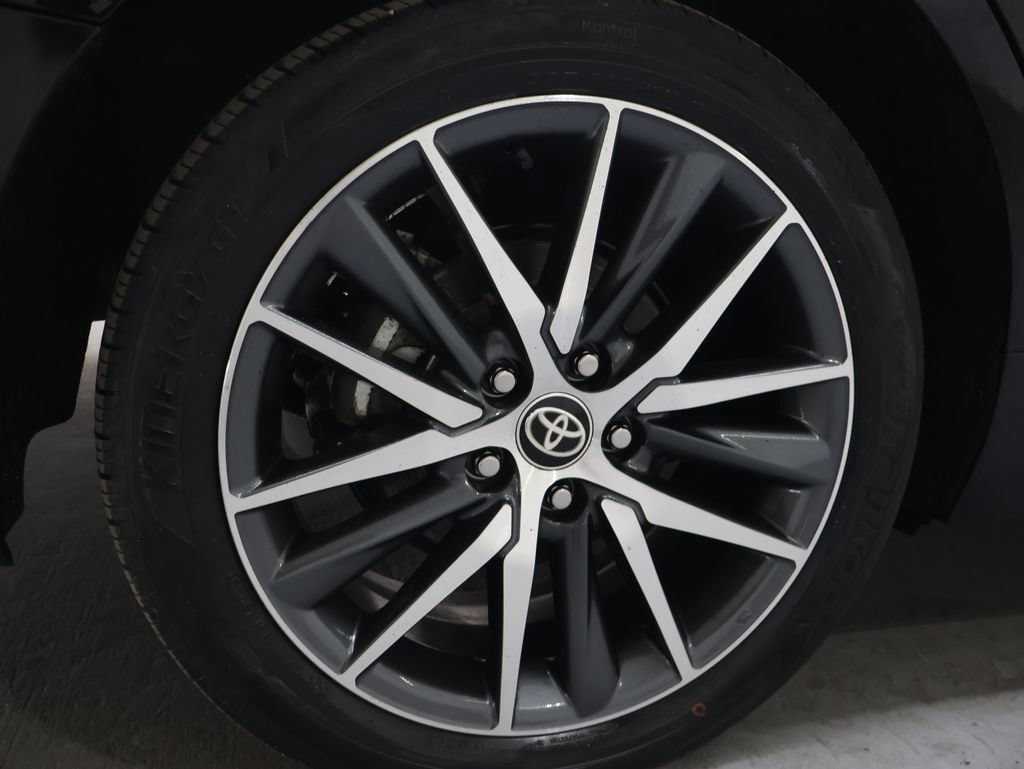 Used 2024 Toyota Camry XLE FWD image 33