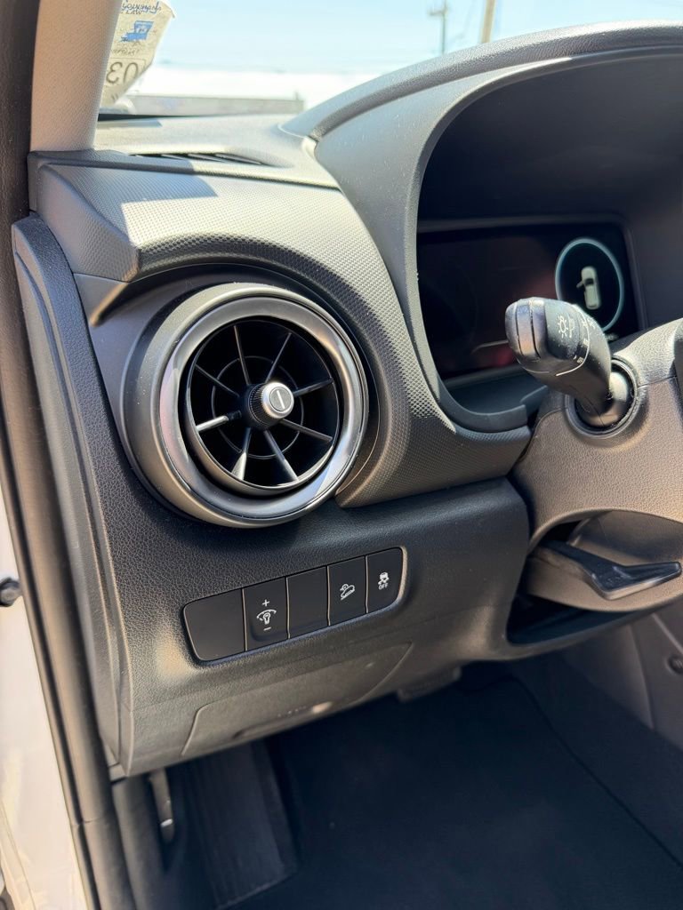 Used 2022 Hyundai Kona Limited image 15