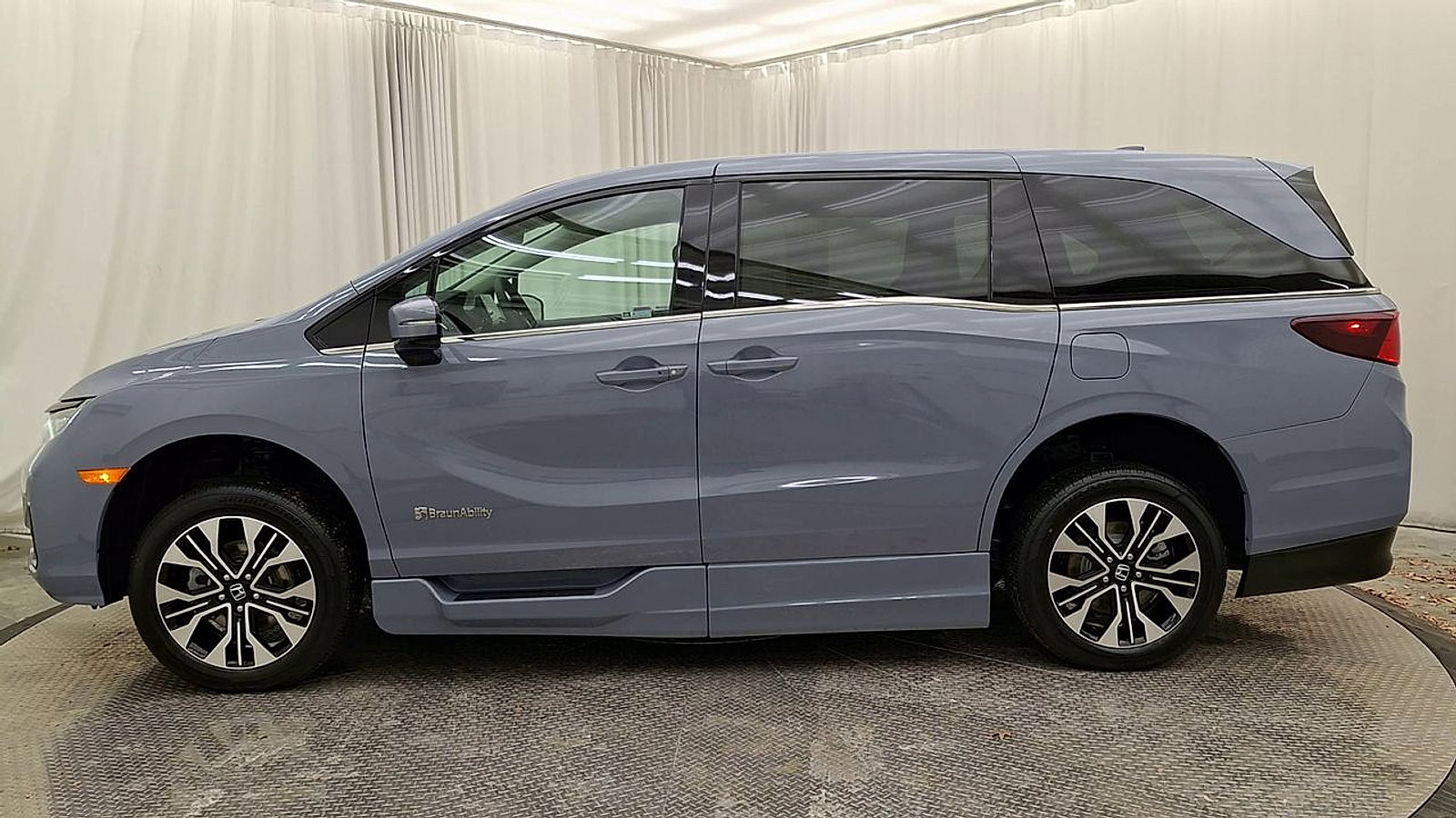 Used 2026 Honda Odyssey Elite image 8
