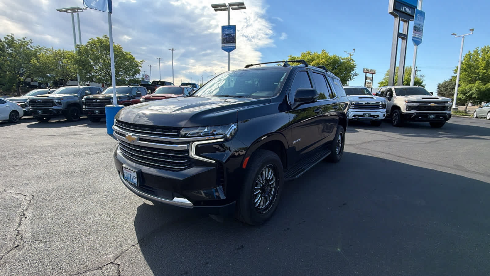 Used 2022 Chevrolet Tahoe LT w/ Luxury Package AWD/4WD image 1