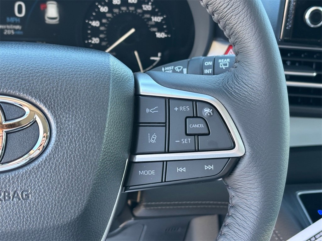 New 2026 Toyota Sienna XLE image 15