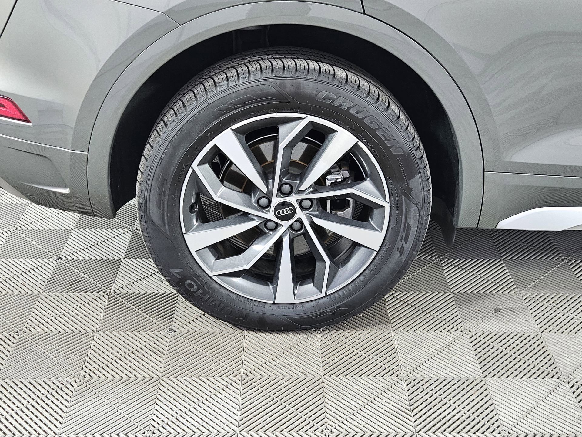 Certified 2024 Audi Q5 2.0T Premium AWD/4WD image 9