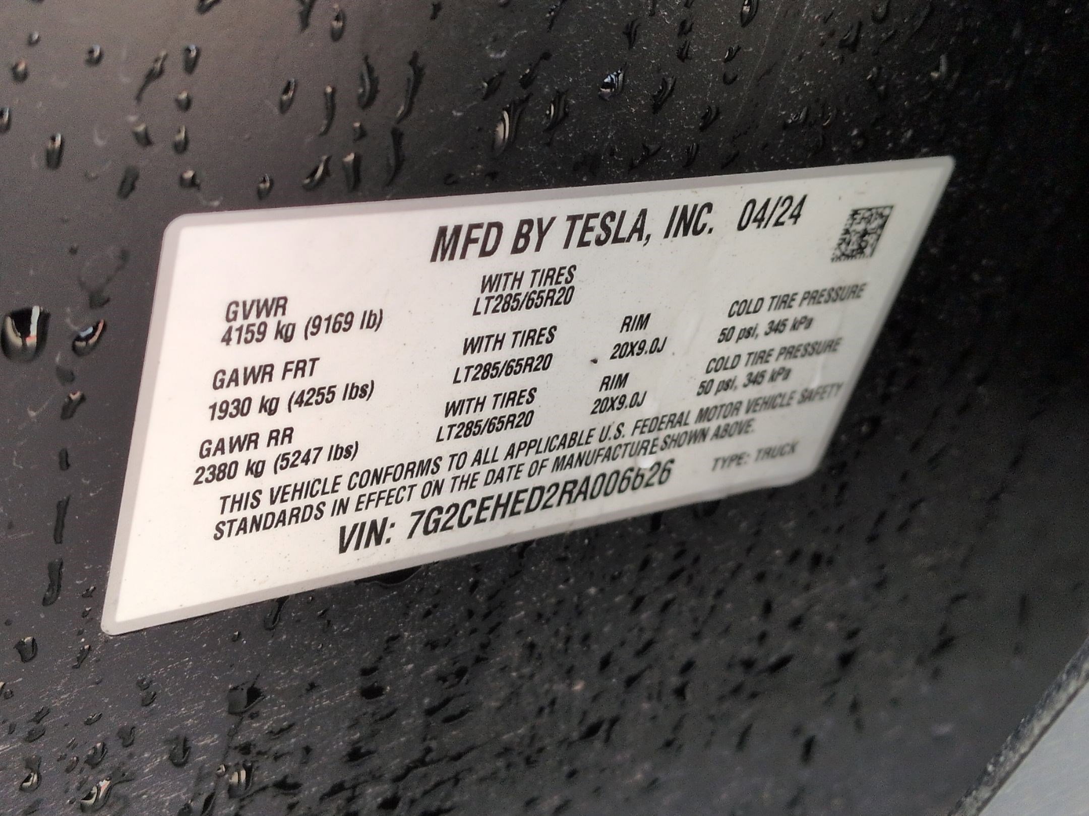 Used 2024 Tesla Cybertruck AWD Crew Cab image 32