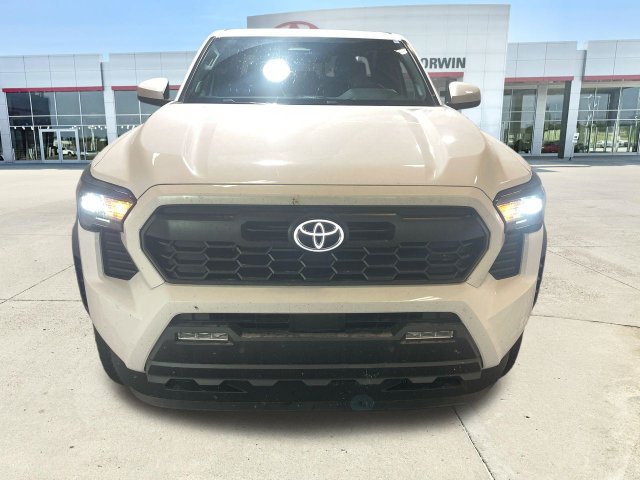 Certified 2025 Toyota Tacoma TRD Off-Road w/ TRD Off Road Upgrade Package AWD/4WD image 4