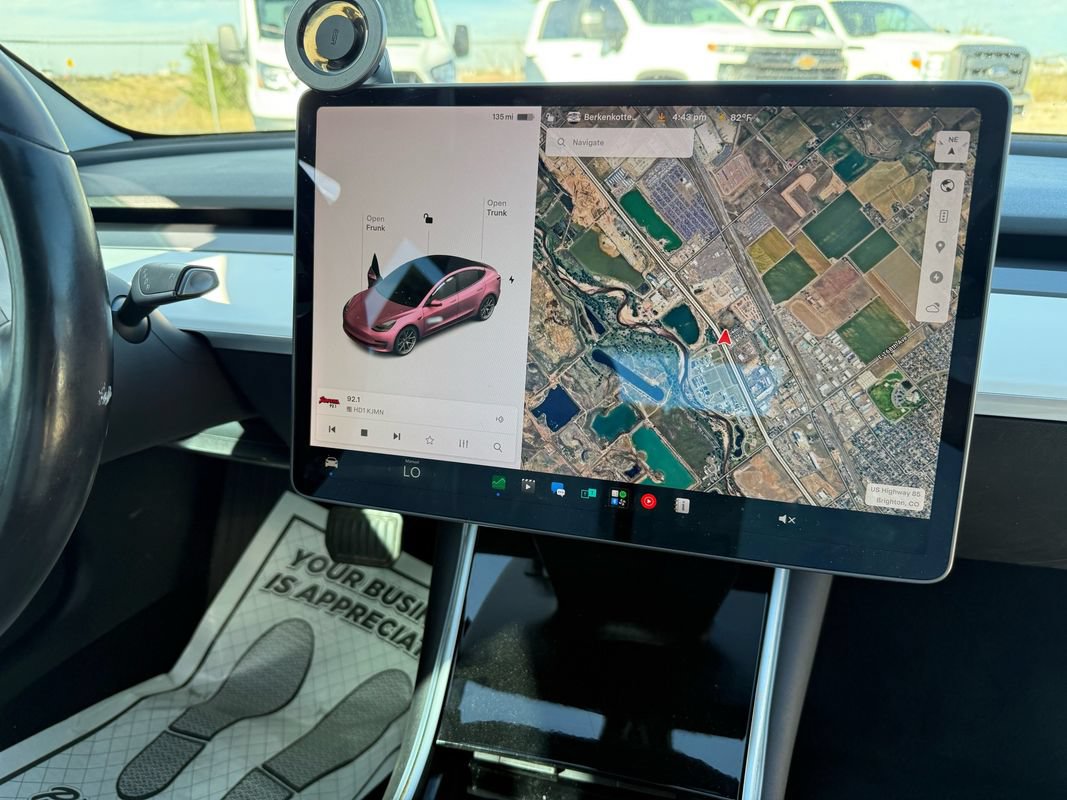 Used 2018 Tesla Model 3 Mid Range RWD image 18
