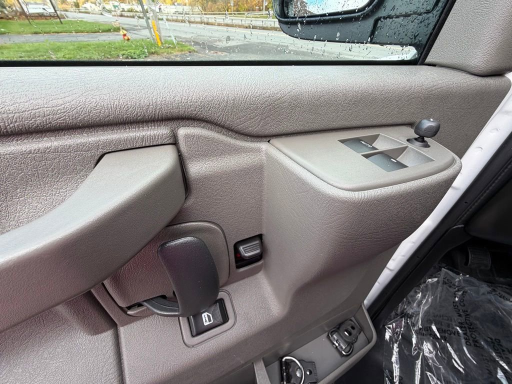 Used 2024 GMC Savana 2500 w/ Driver Convenience Package image 18