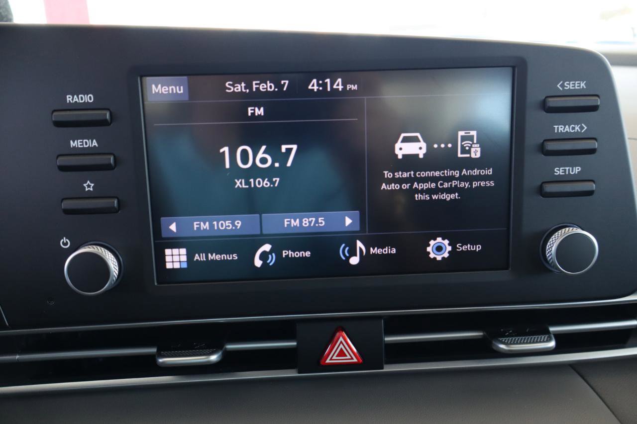 Used 2025 Hyundai Elantra SE image 22