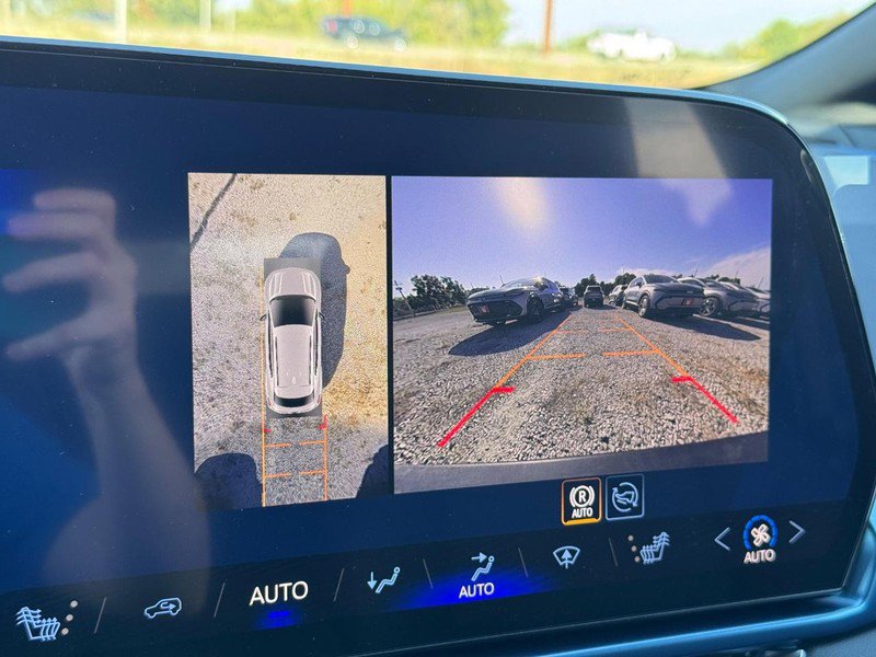 New 2026 Chevrolet Equinox EV LT FWD image 16