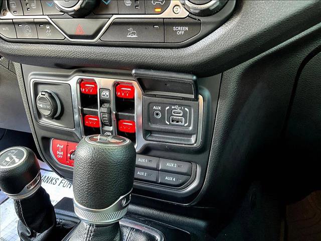 Used 2024 Jeep Wrangler Willys AWD/4WD image 23