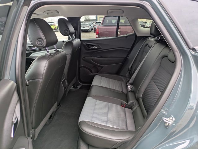 Used 2025 Chevrolet Trax LT w/ LT Convenience Package image 23