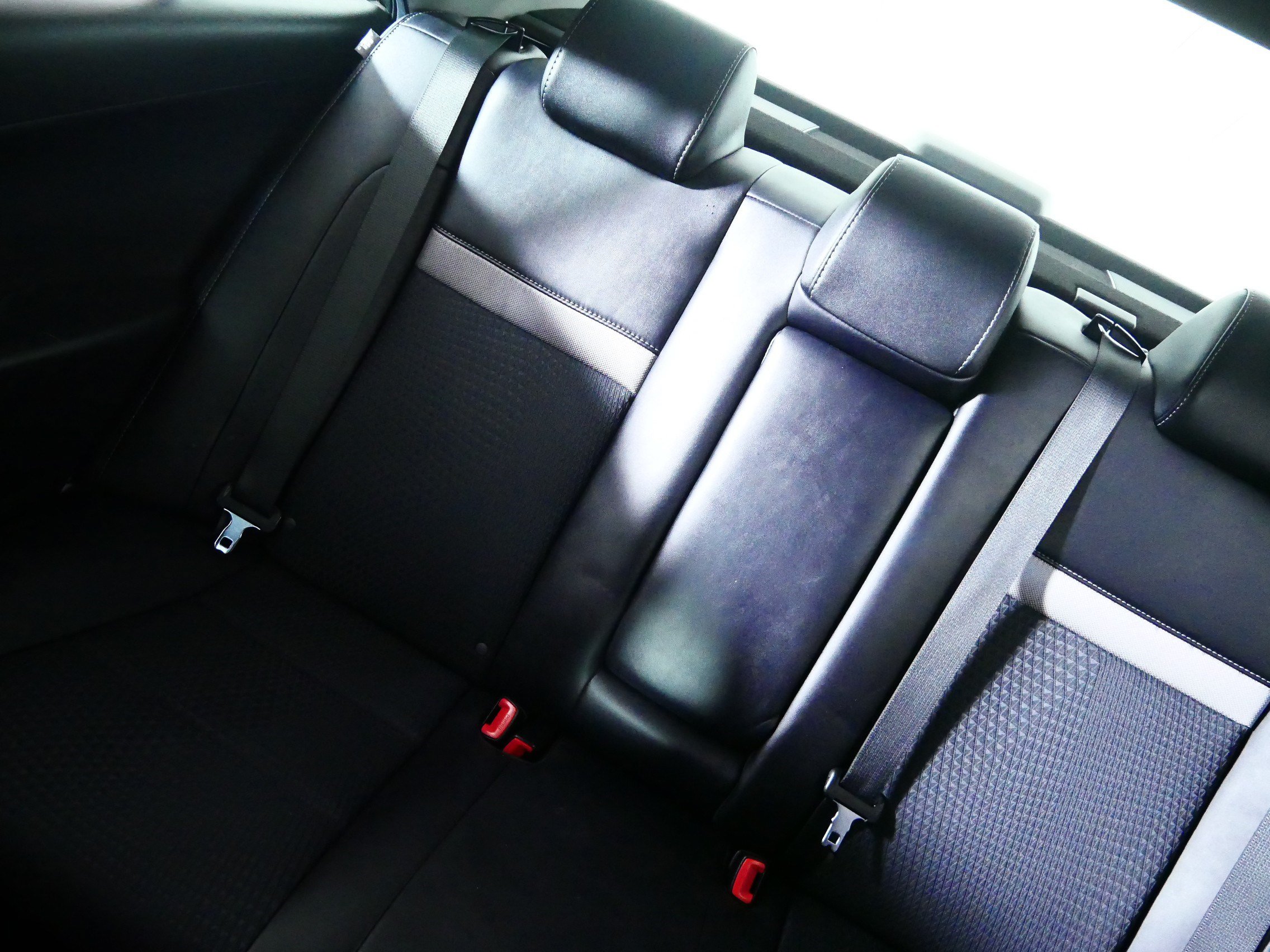 Used 2014 Toyota Camry SE FWD image 12