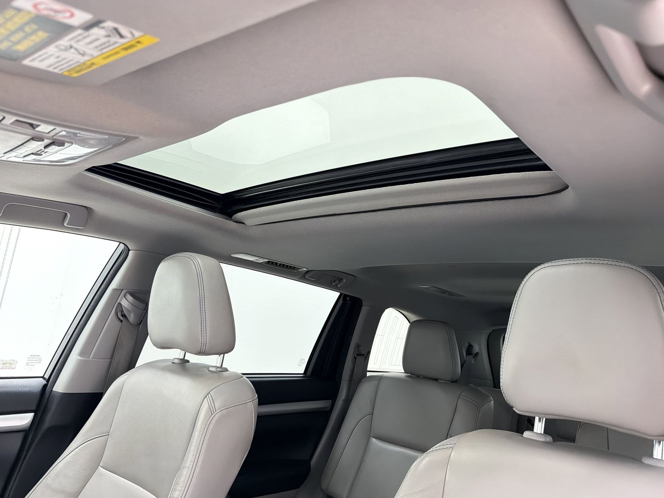 Used 2018 Toyota Highlander XLE AWD/4WD image 15