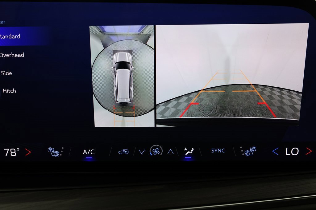 Used 2025 Chevrolet Suburban Z71 w/ Comfort Package image 27