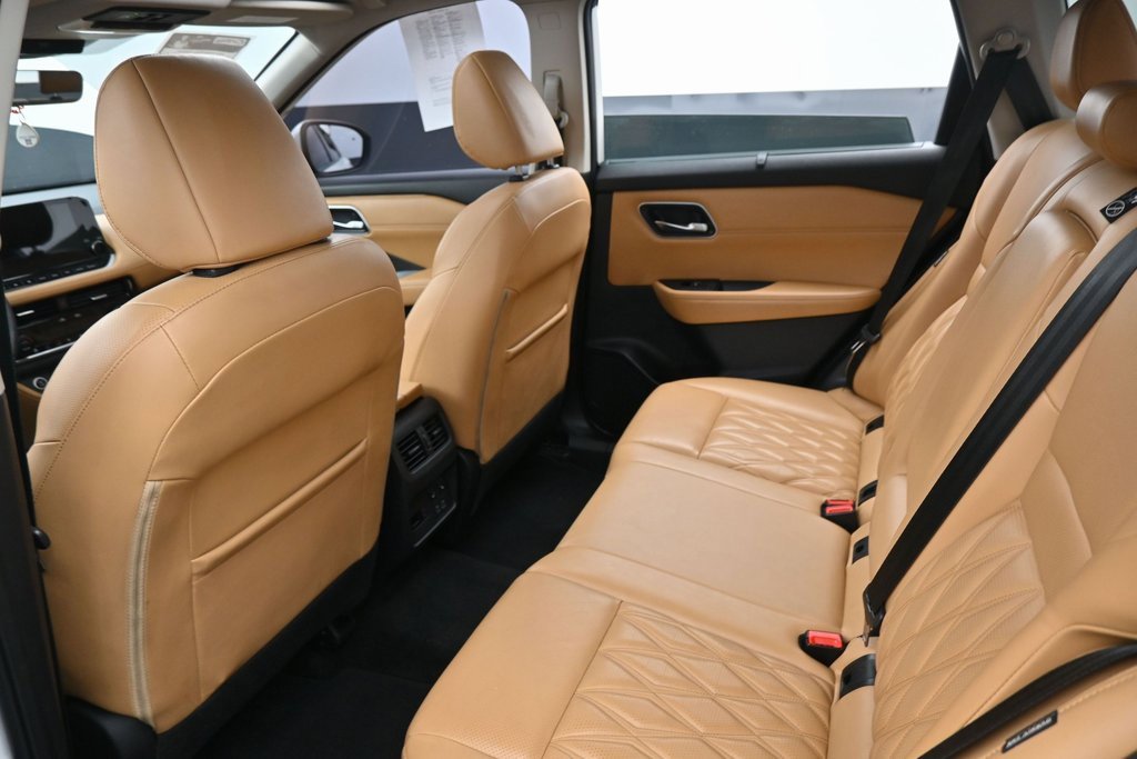 Used 2022 Nissan Rogue Platinum w/ Head-Up Display Package image 36