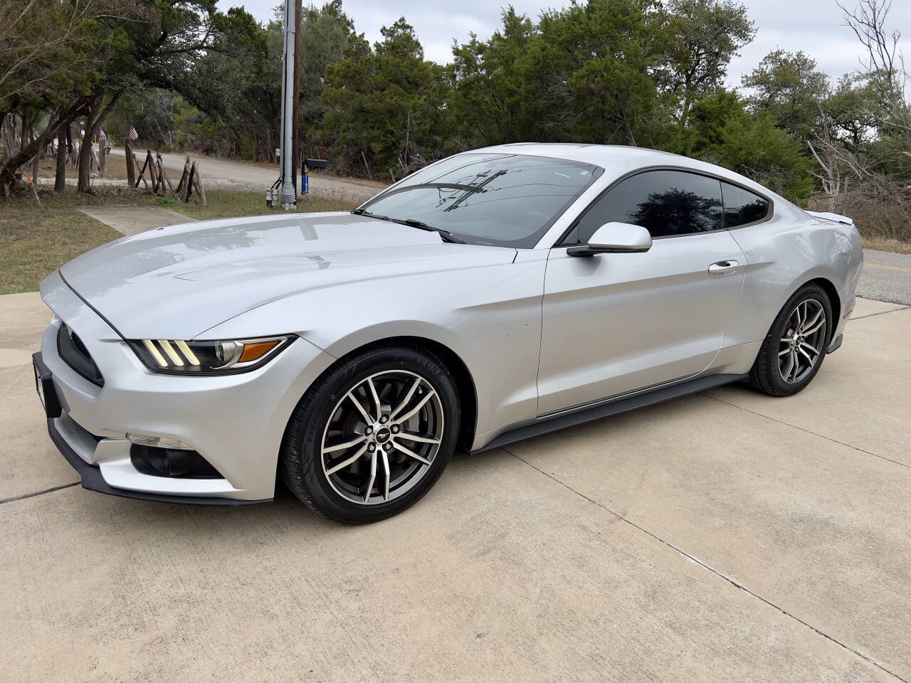 Used 2016 Ford Mustang GT image 5
