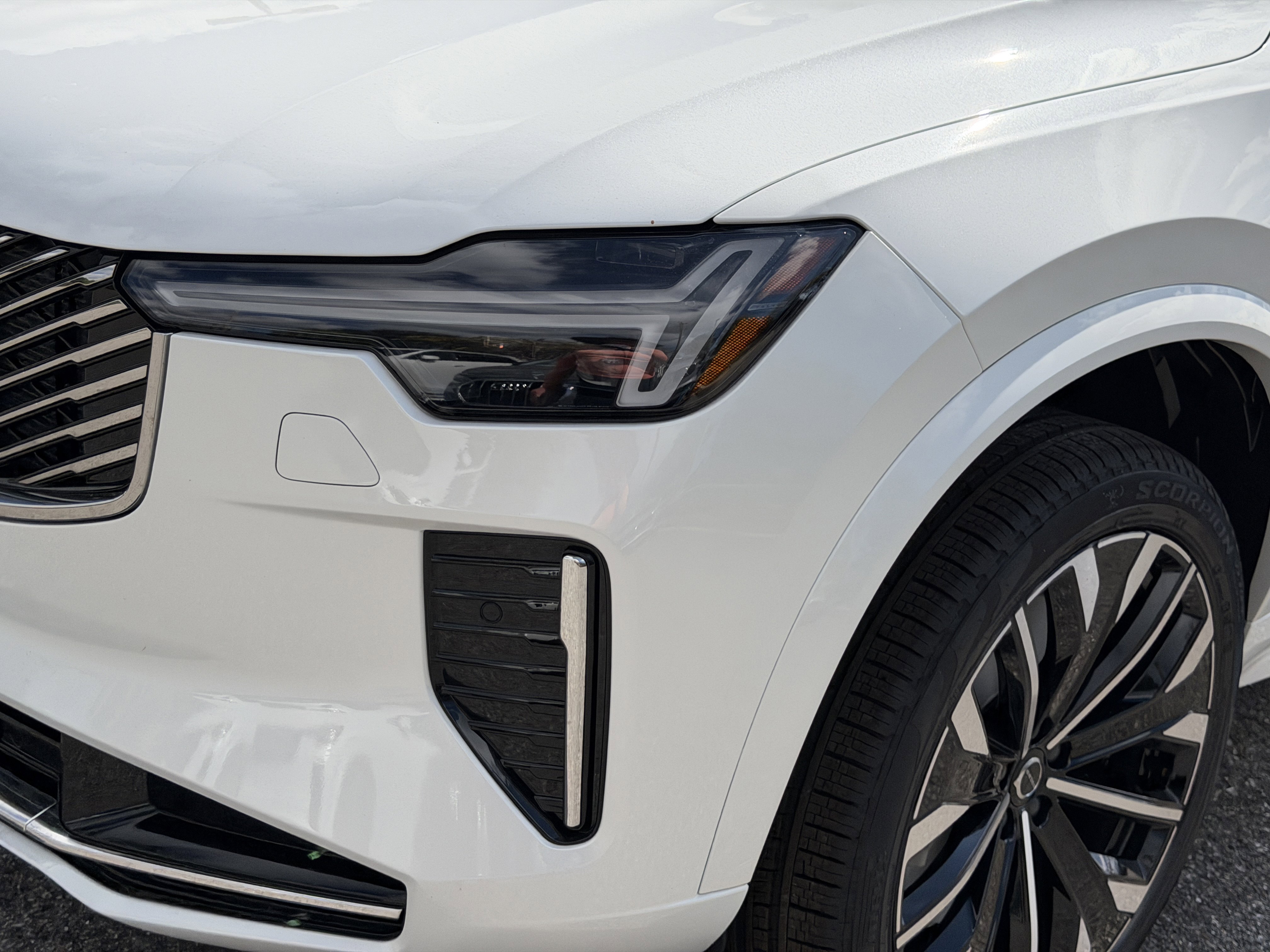 New 2026 Volvo XC90 B5 Core w/ Protection Package image 8