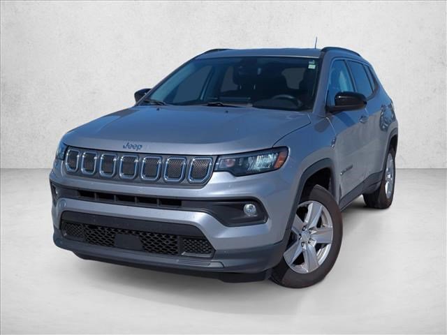 Used 2022 Jeep Compass Latitude image 1