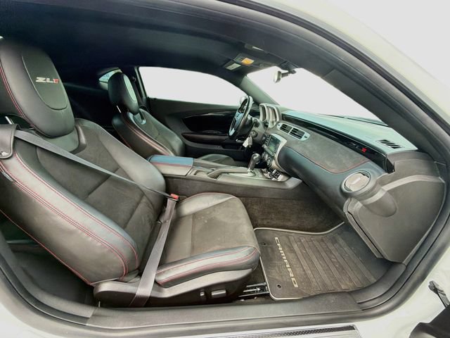Used 2015 Chevrolet Camaro ZL1 RWD image 13